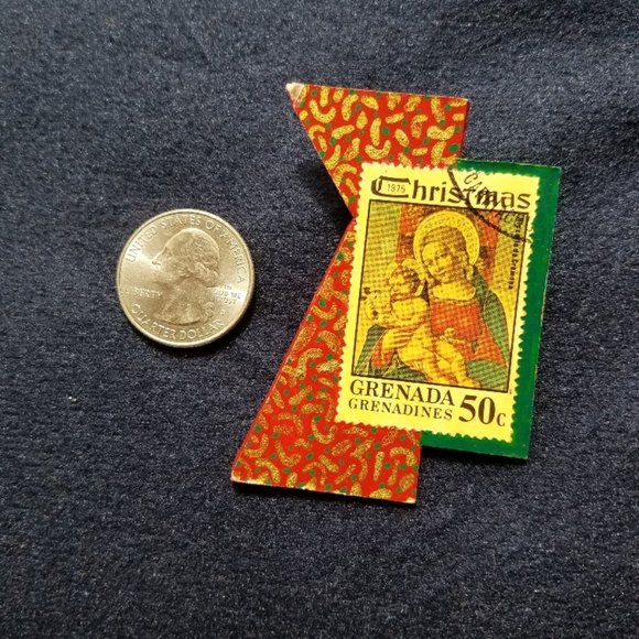 Holiday Jewelry - Grenada 1975 Christmas Stamp Brooch - Picture 2 of 12